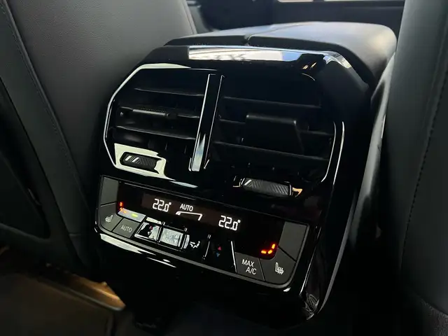BMW Ix view 6