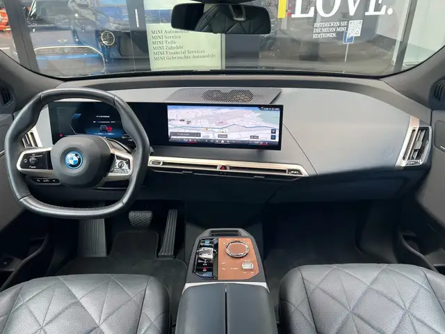 BMW Ix view 7