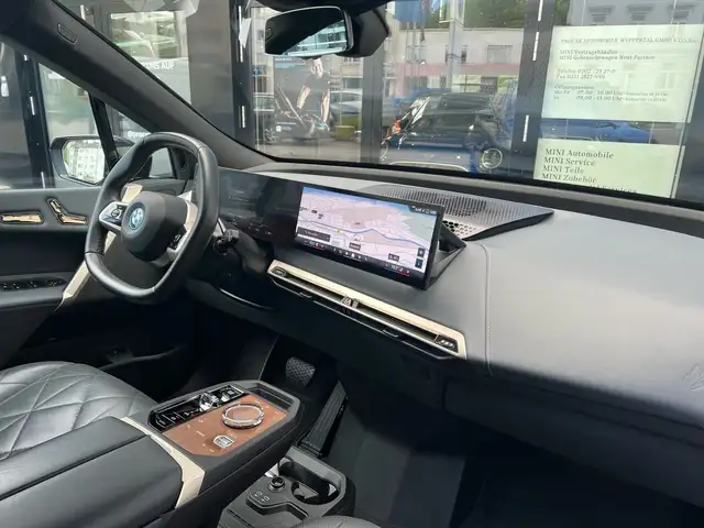 BMW Ix view 5