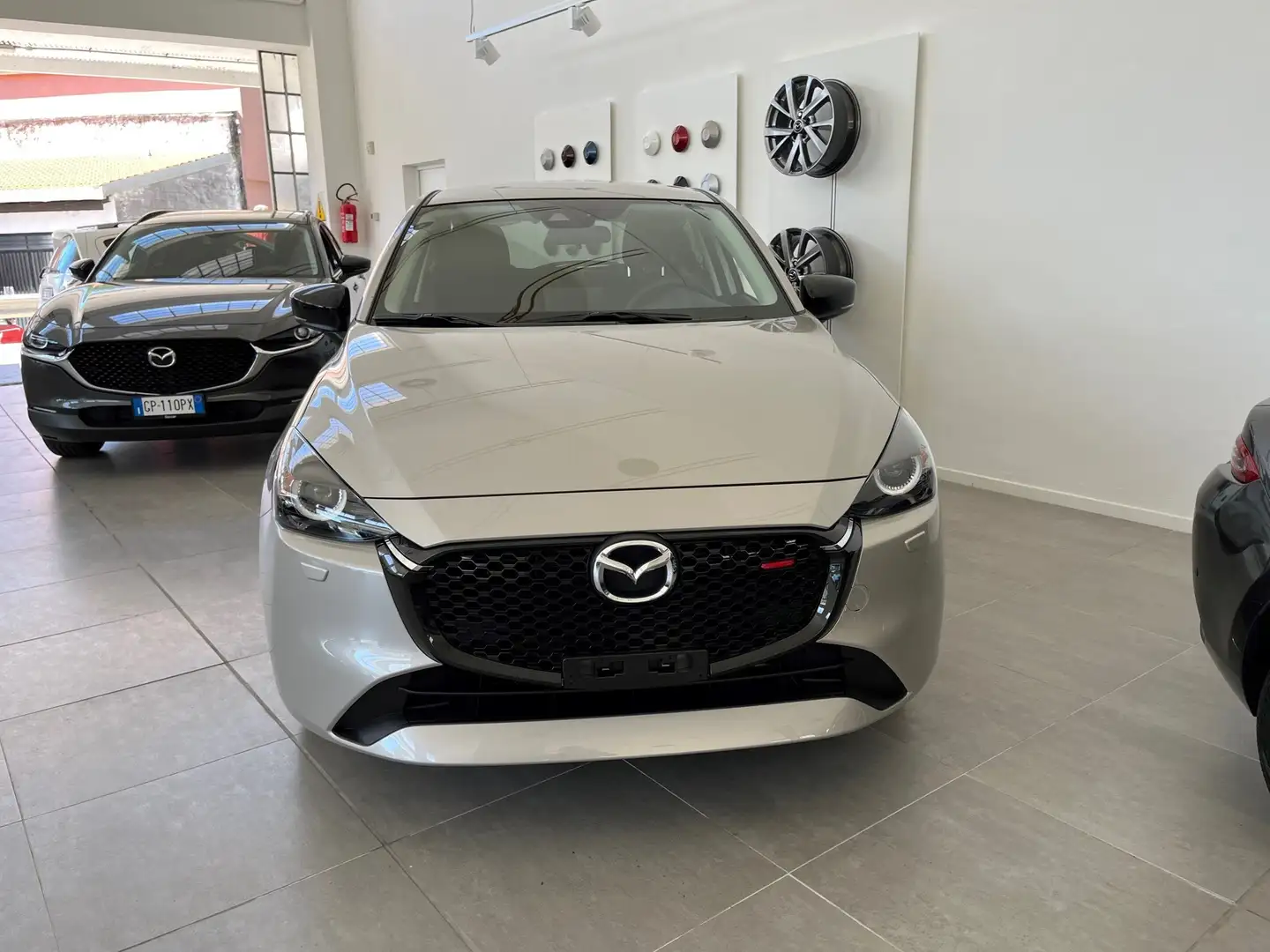 Mazda 2 1.5 m-hybrid Homura  90cv bež - 1