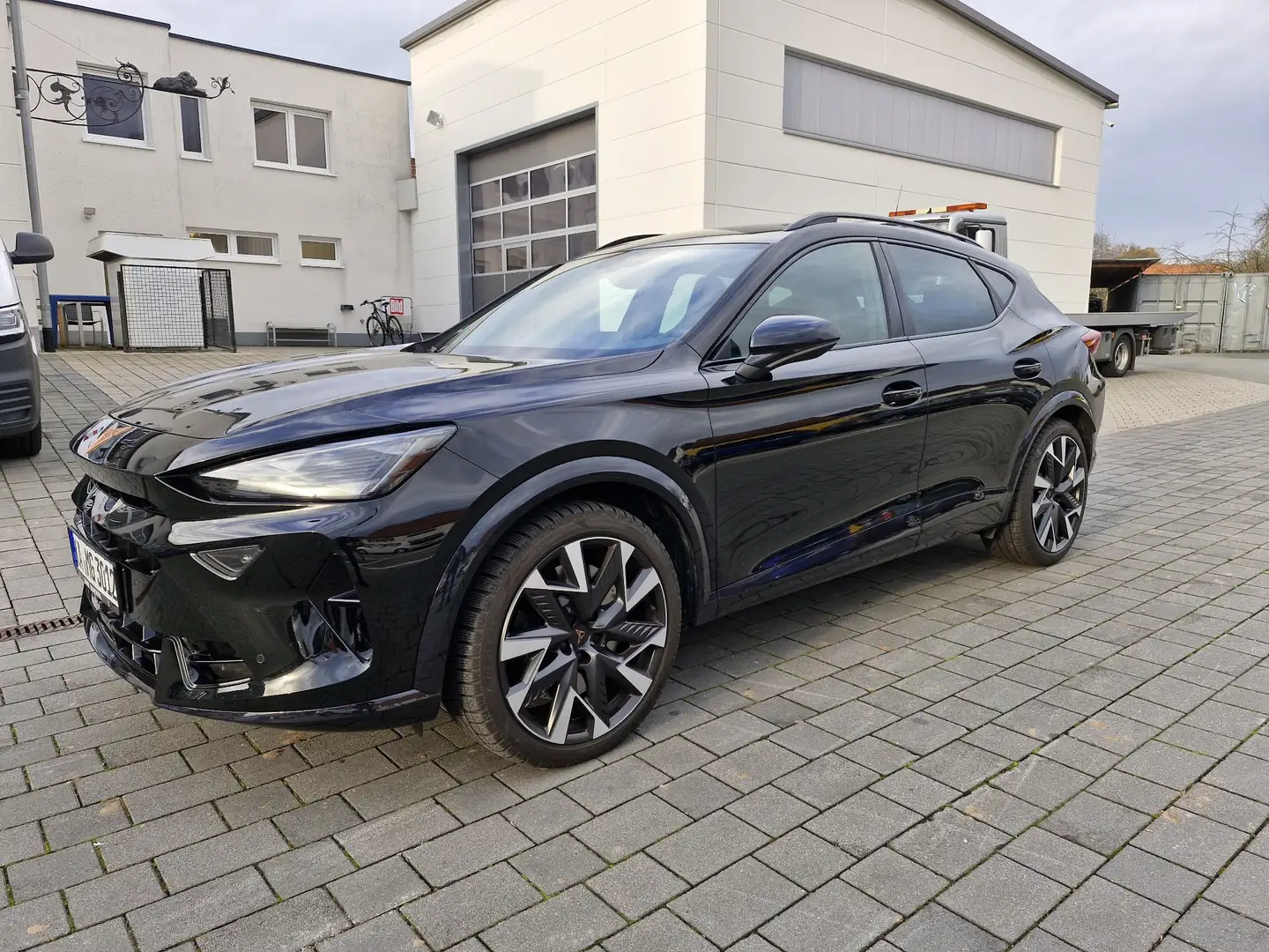 CUPRA Formentor VZ 2.0 TSI 245 kW 4Drive,8-fach bereift Cupra Schwarz - 1