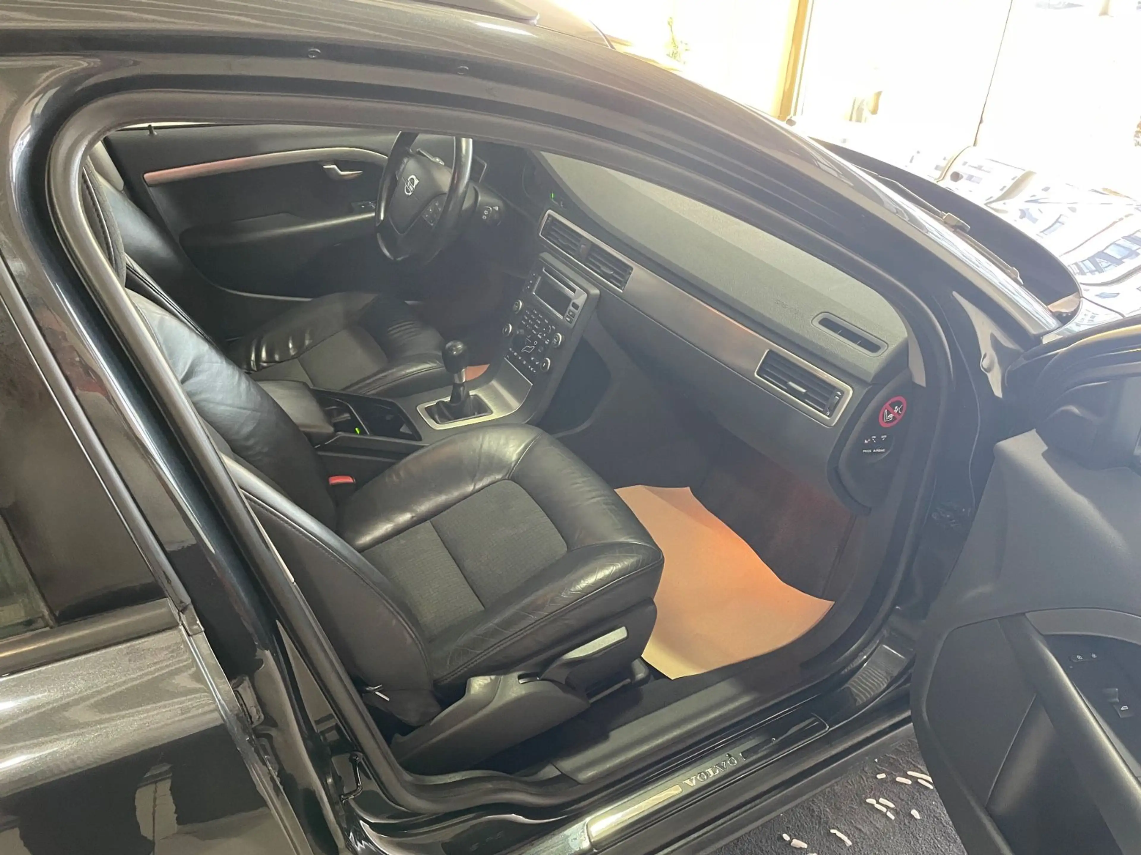 Volvo V70 DRIVe Kinetic*2.HAND*TÜV6-27*LEDER*BIXENON! — photo 9