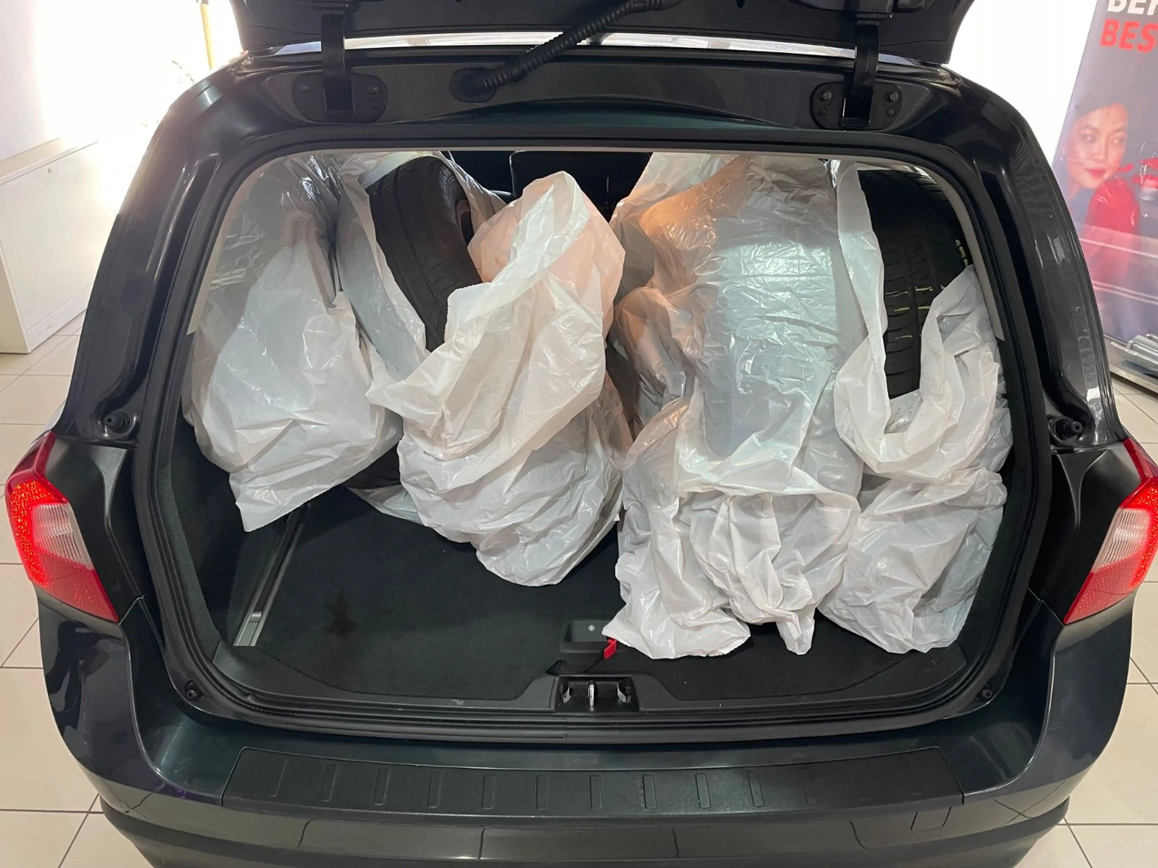 Volvo V70 DRIVe Kinetic*2.HAND*TÜV6-27*LEDER*BIXENON! — photo 11