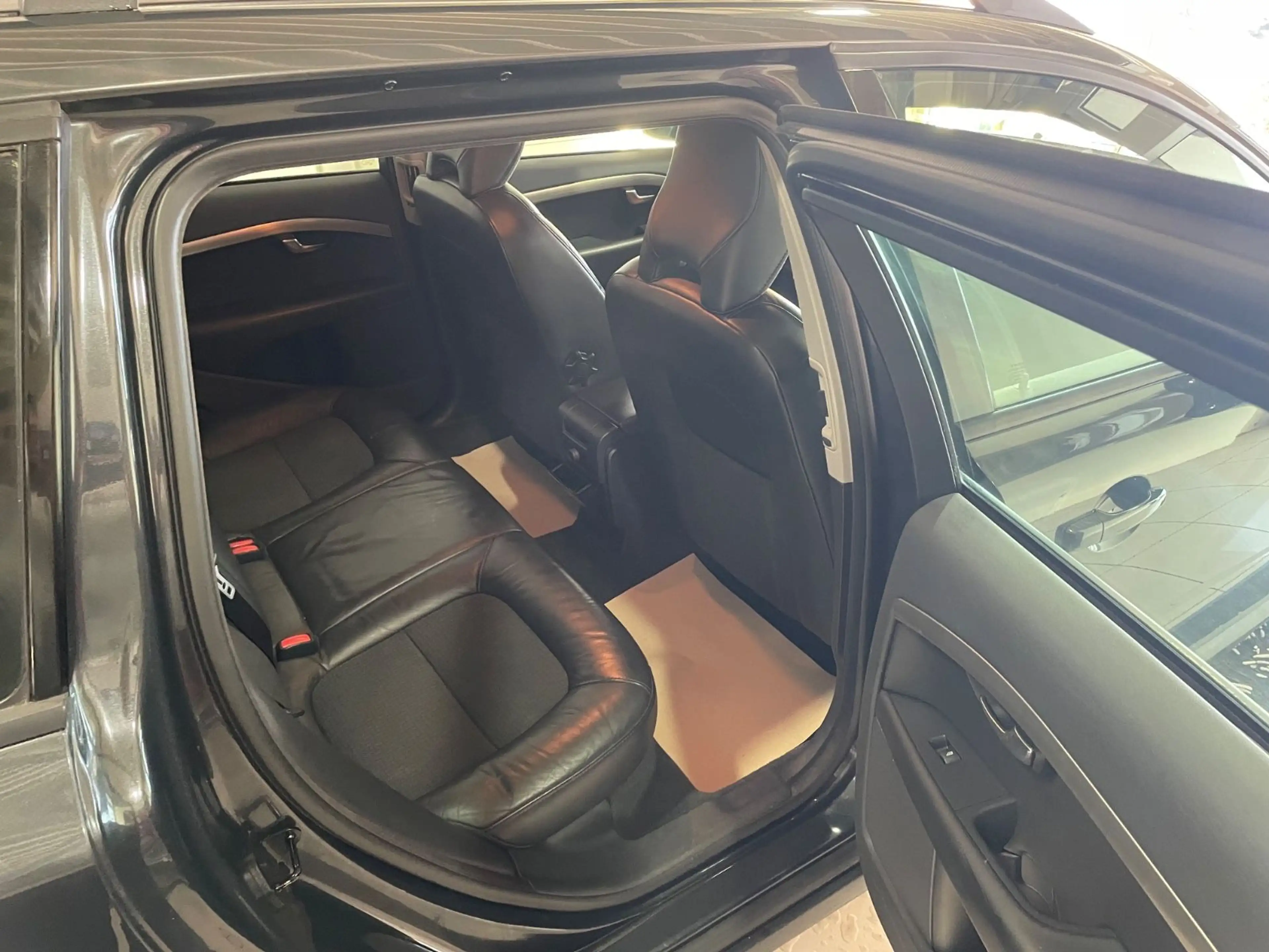 Volvo V70 DRIVe Kinetic*2.HAND*TÜV6-27*LEDER*BIXENON! — photo 10