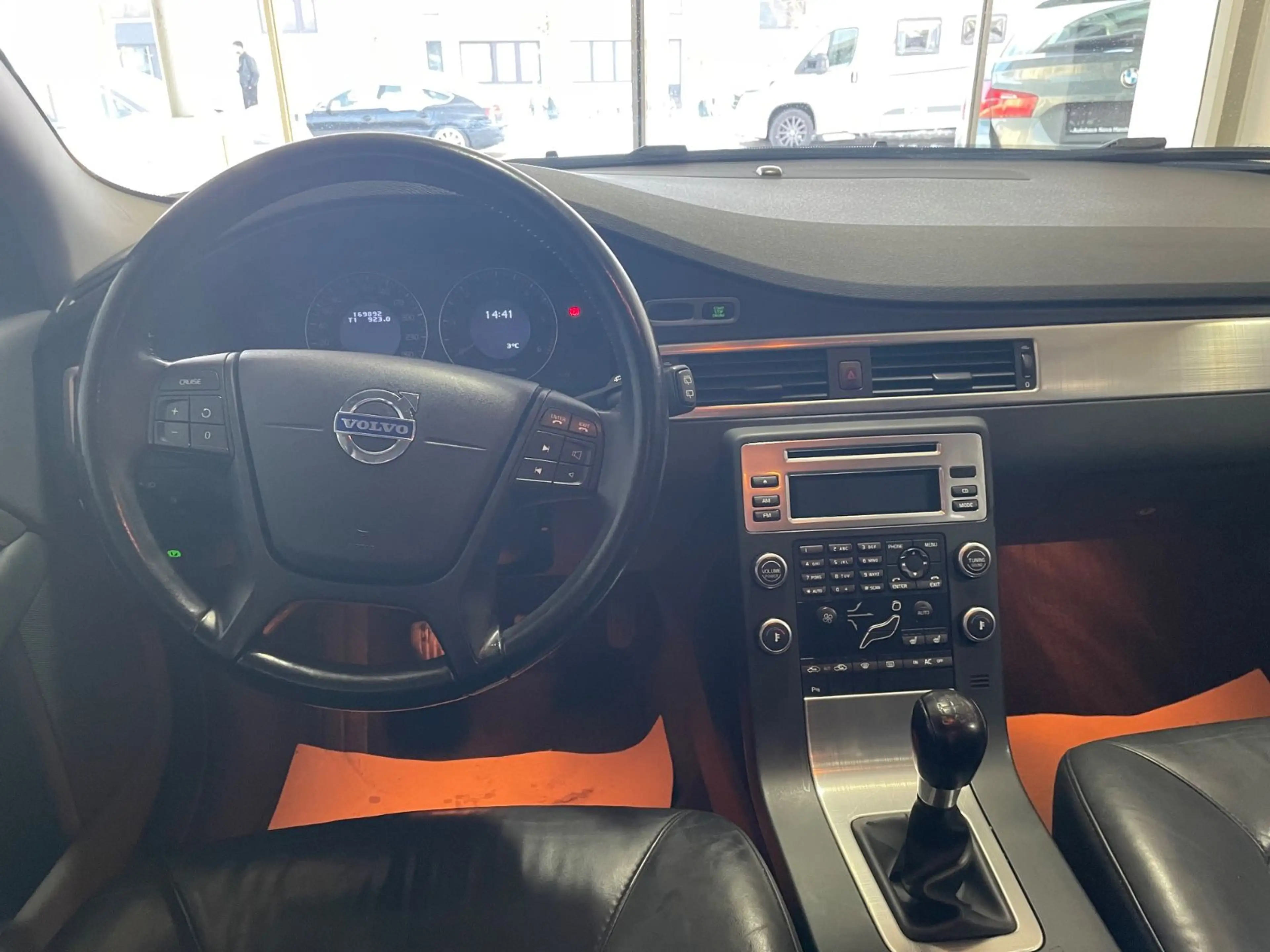 Volvo V70 DRIVe Kinetic*2.HAND*TÜV6-27*LEDER*BIXENON! — photo 12