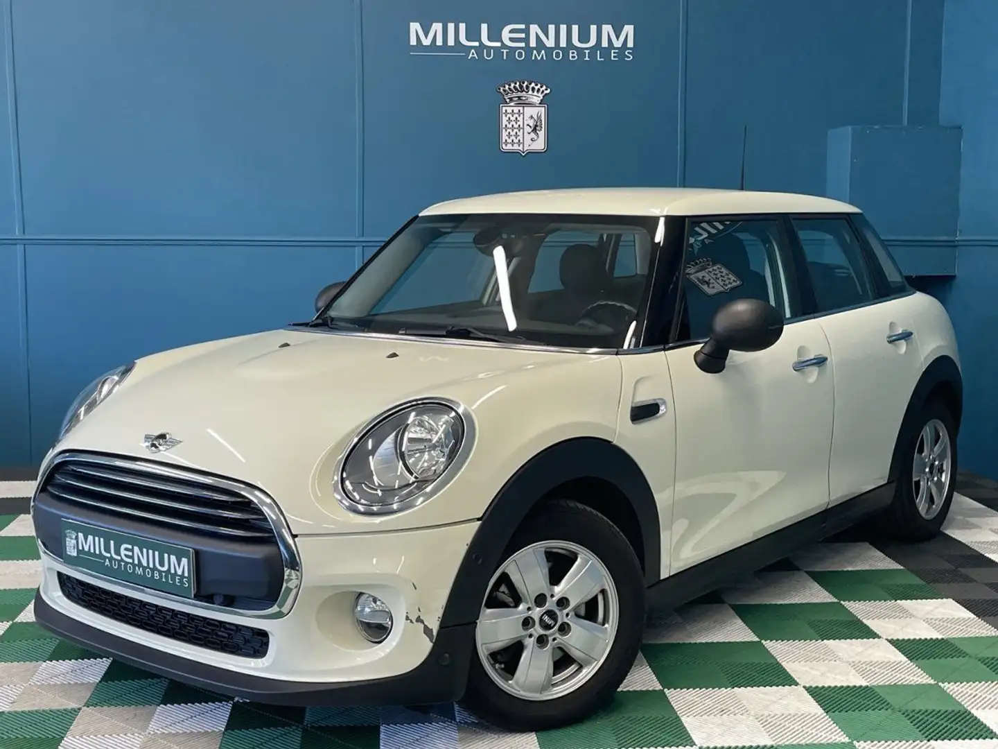 MINI Cooper 5 PORTES ONE 102CH Weiß - 1