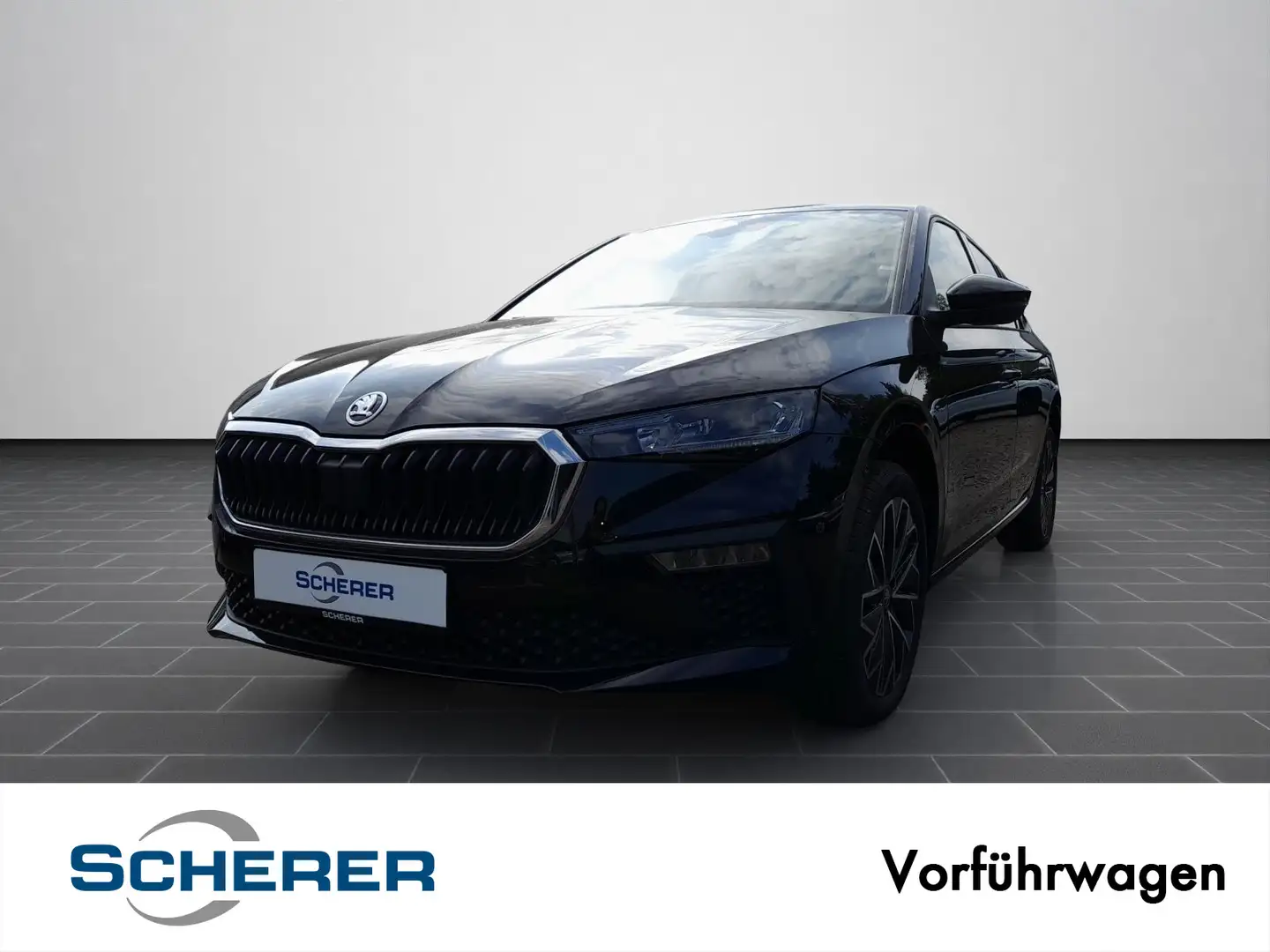 Skoda Scala Tour 1,0 TSI 116PS 7-Gang DSG Fahrassisten Schwarz - 1