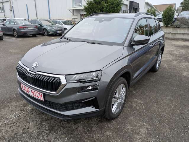 Imagine Skoda Karoq Selection / DSG / LED / AHK / el. Heckklappe