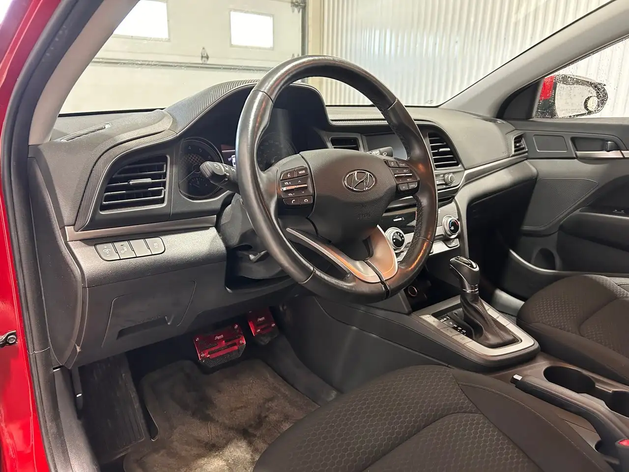 Hyundai ELANTRA снимка Hyundai ELANTRA