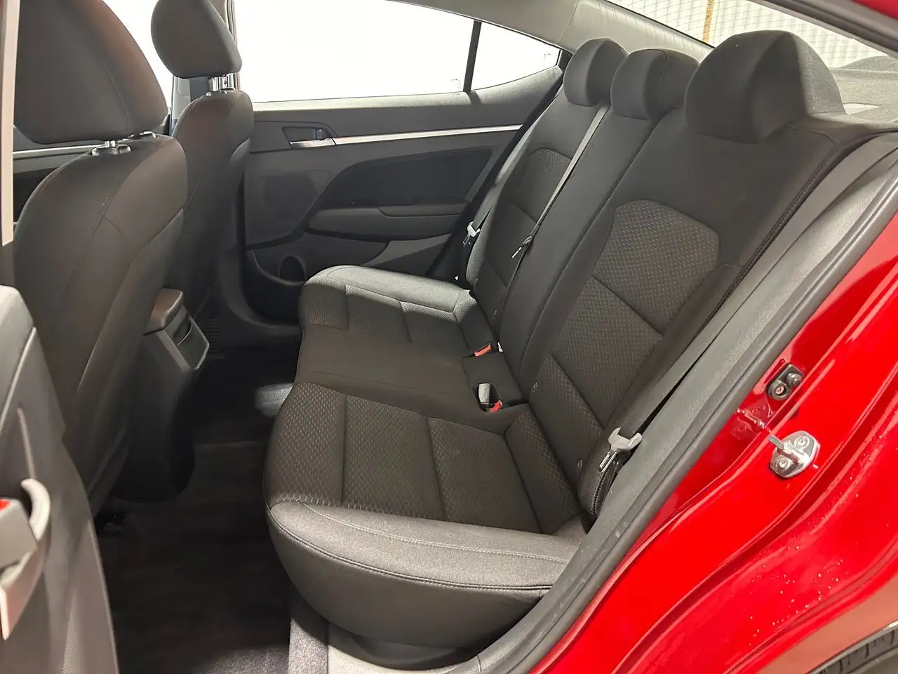 Hyundai ELANTRA снимка Hyundai ELANTRA