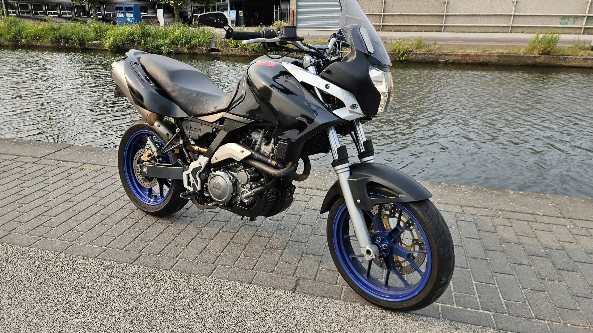 Aprilia Pegaso 650 strada Negru - 1