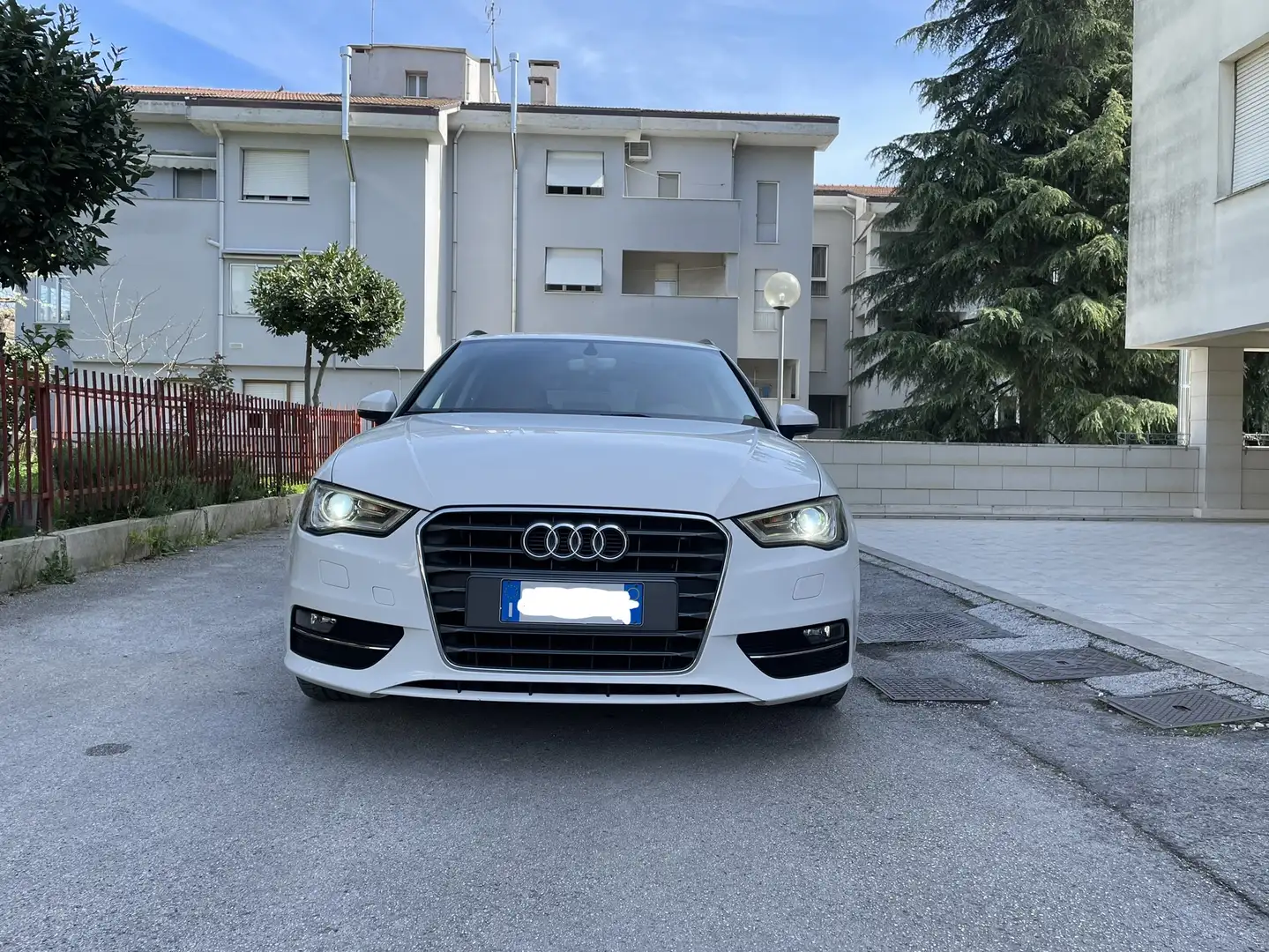 Audi A3 Sportback 1.4 g-tron Ambition s-tronic - 1