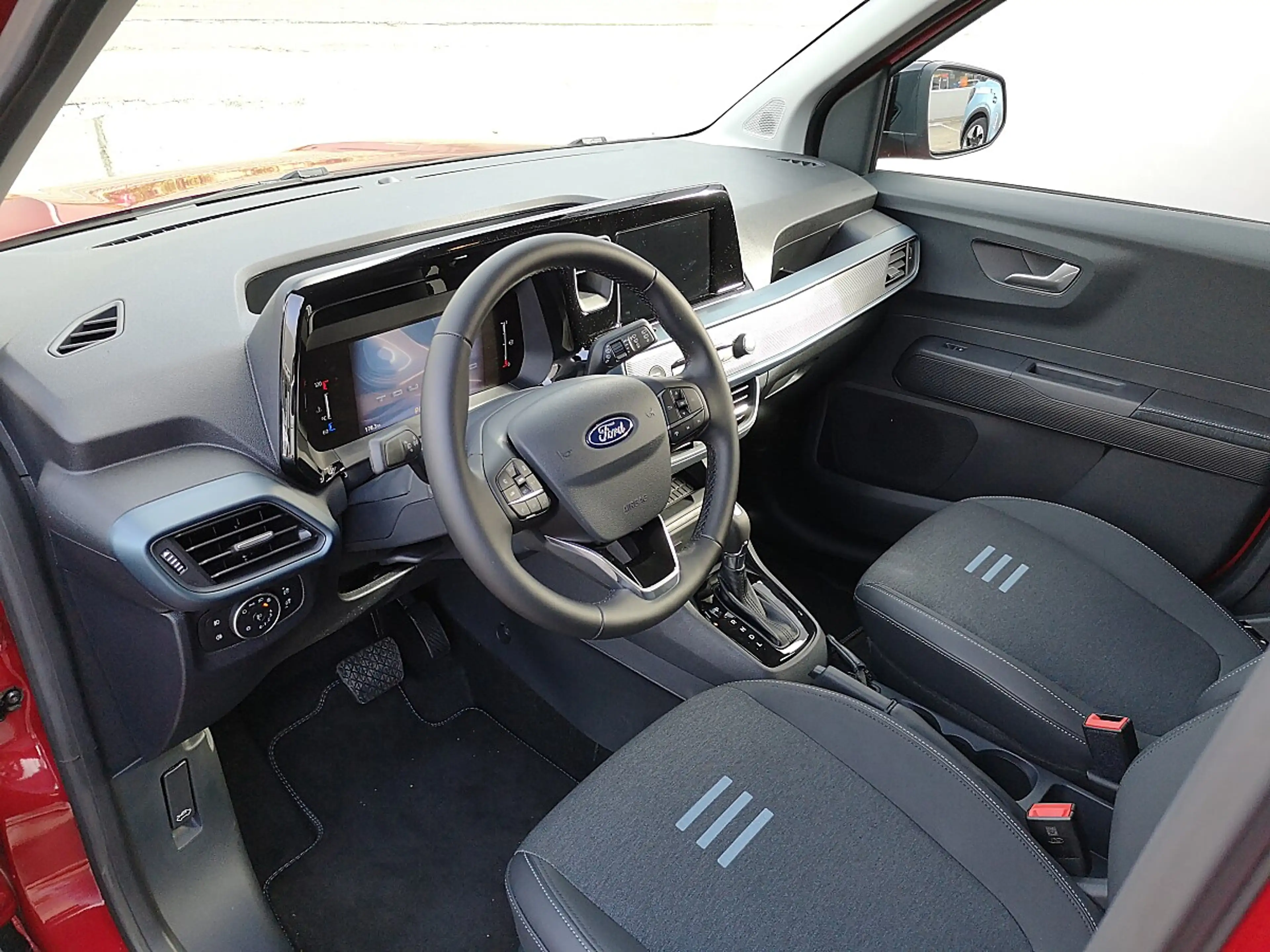Ford Tourneo Courier 1,0 EcoBoost Active Aut. — photo 7