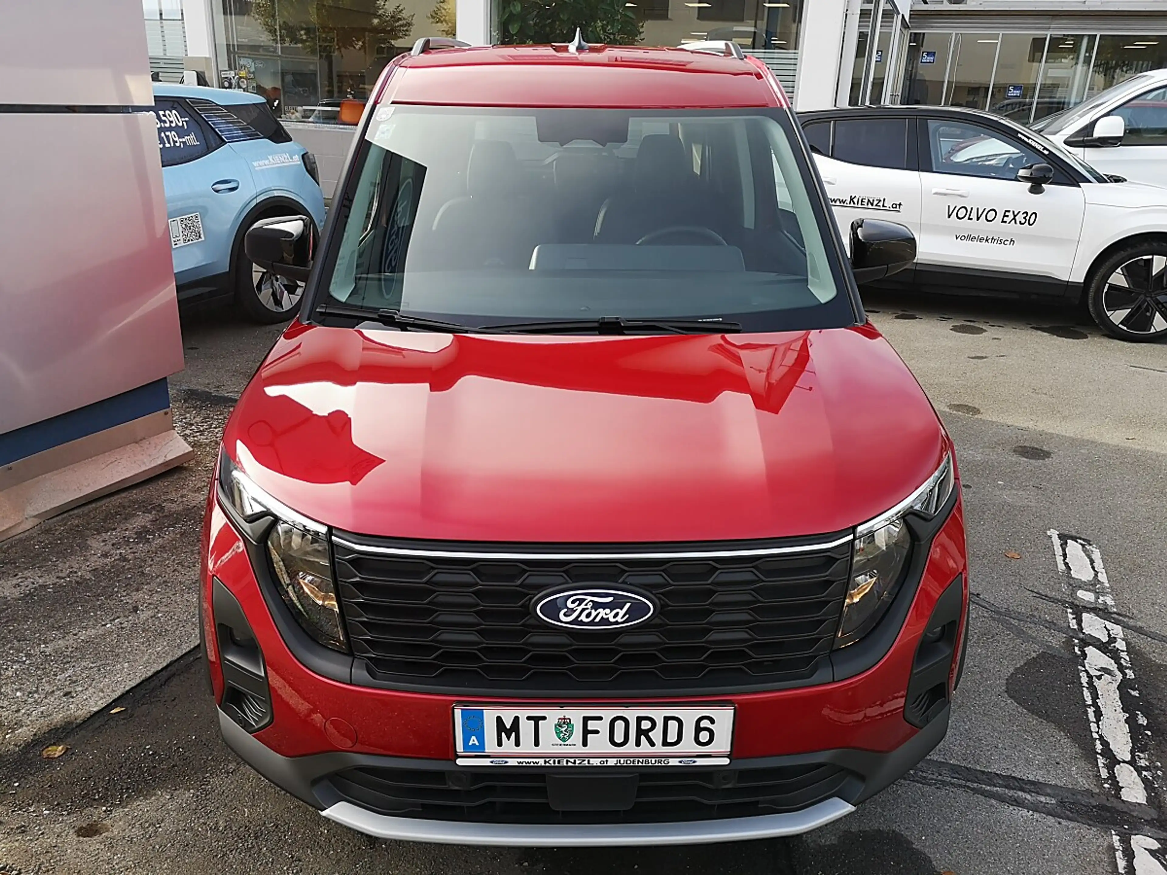 Ford Tourneo Courier 1,0 EcoBoost Active Aut. — photo 3