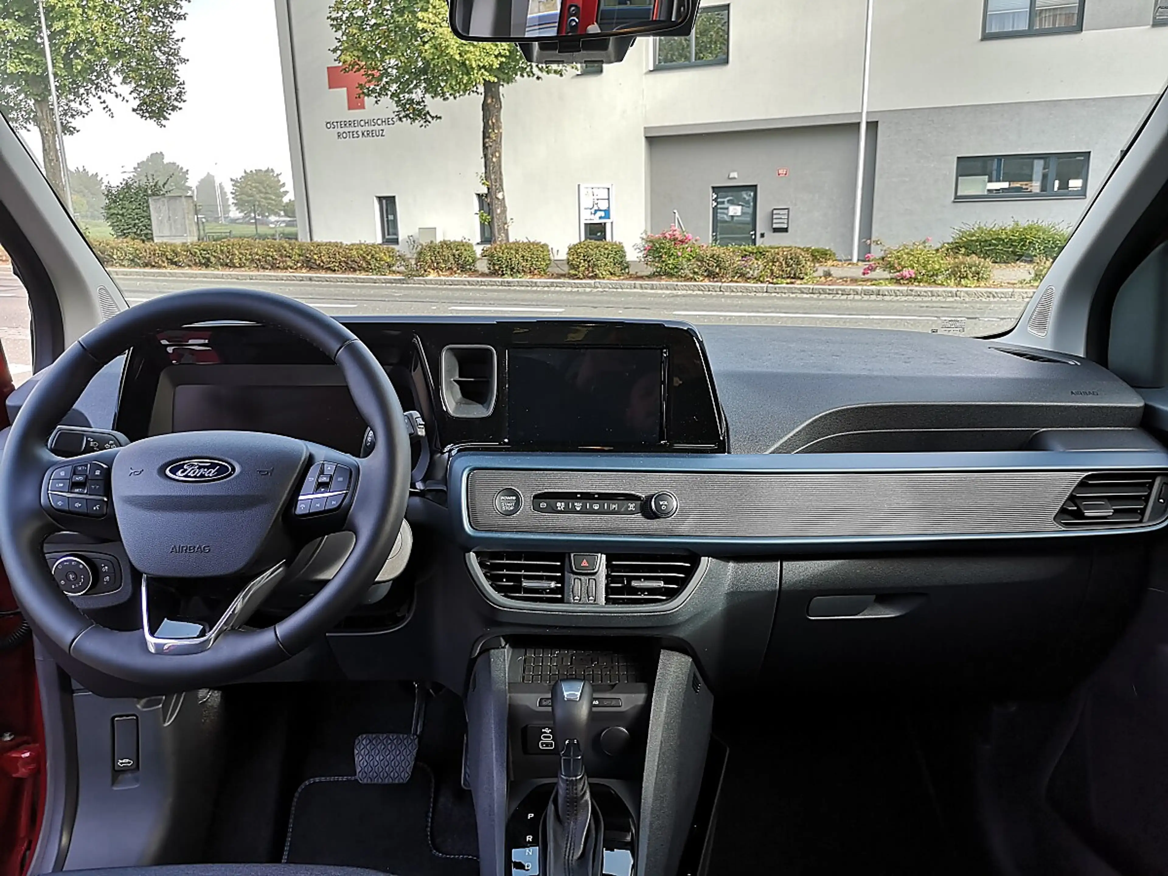Ford Tourneo Courier 1,0 EcoBoost Active Aut. — photo 10