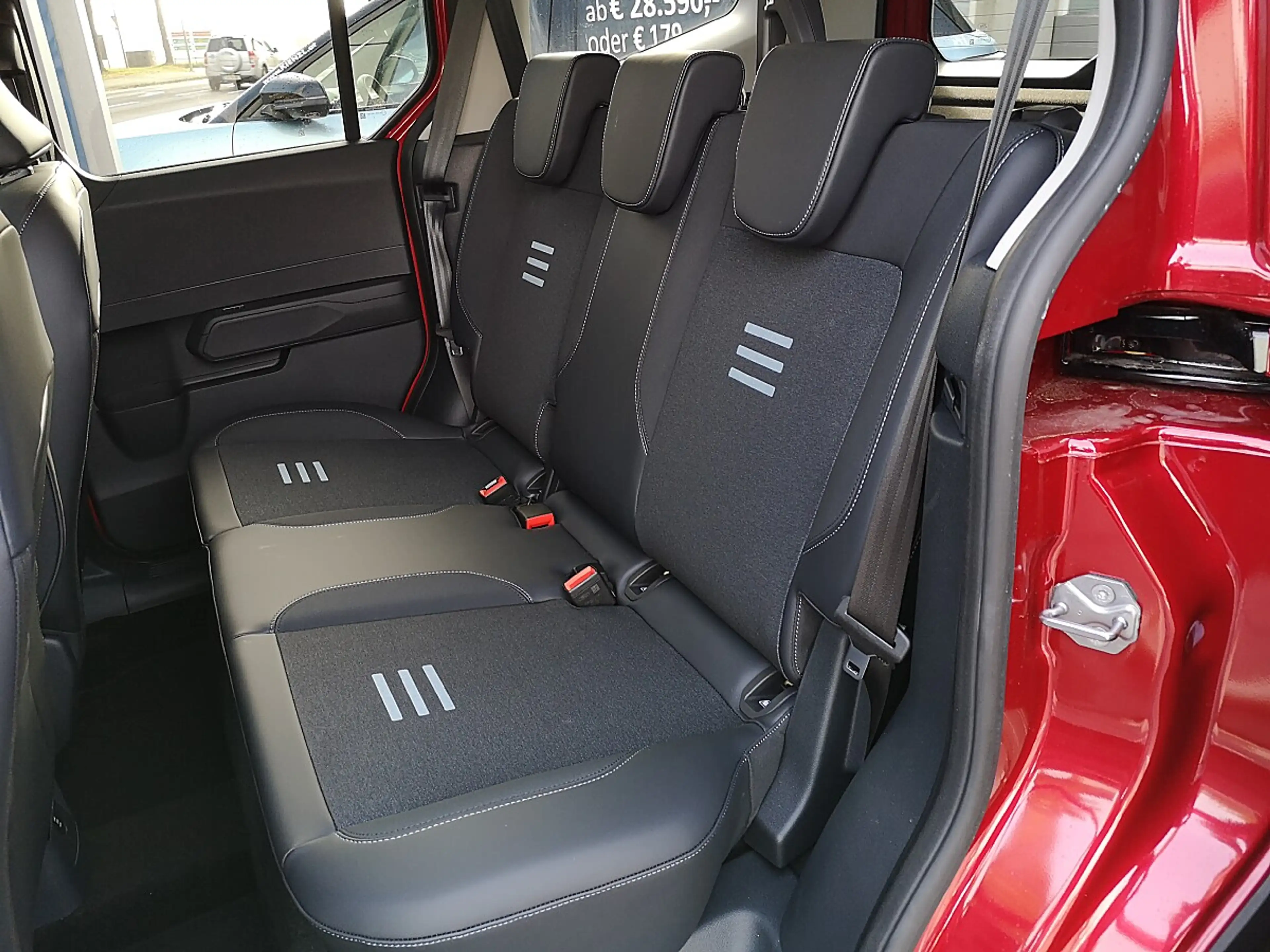 Ford Tourneo Courier 1,0 EcoBoost Active Aut. — photo 9