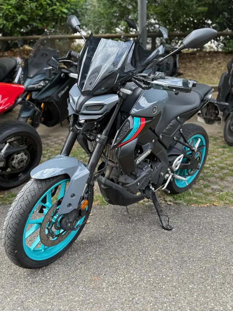 Yamaha MT-125 Gris - 1