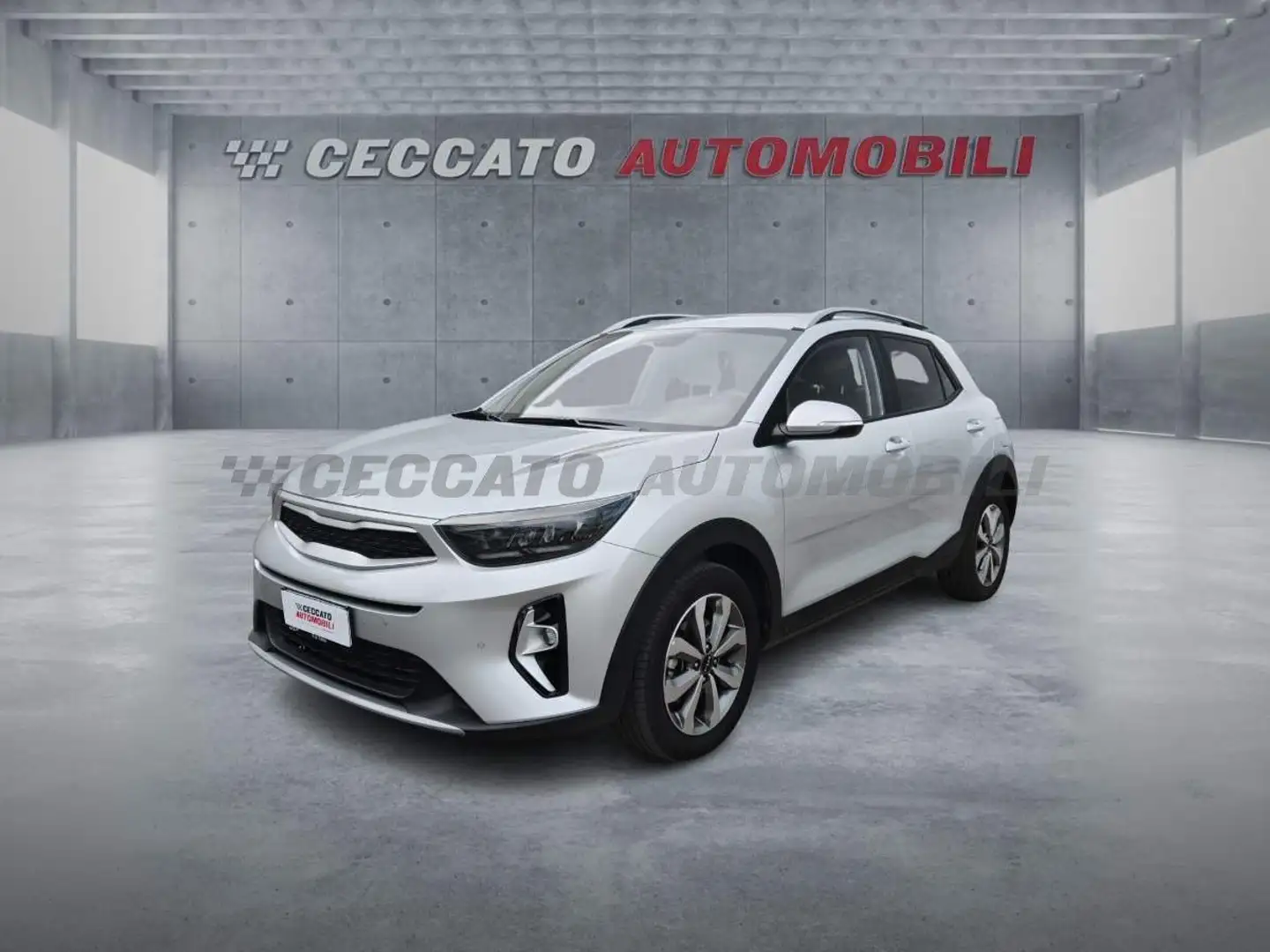 Kia Stonic Stonic 1.2 mpi Style 79cv Argento - 1