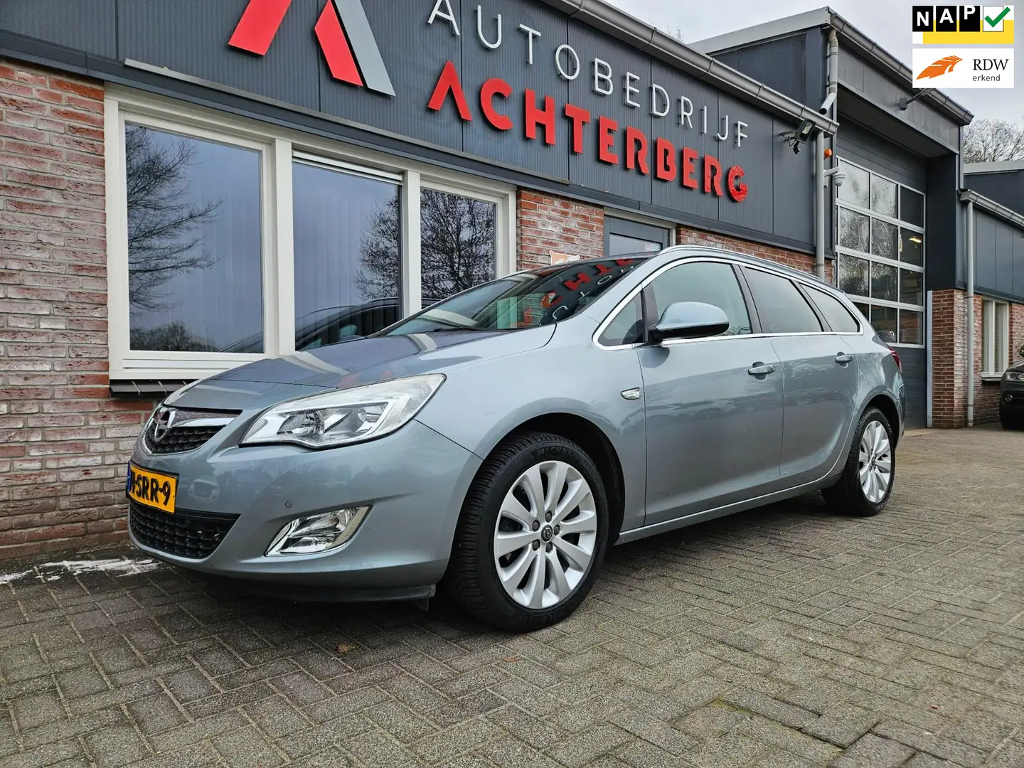 Opel Astra Sports Tourer 1.4 Turbo Cosmo Automaat! Trekhaak! Grau - 1