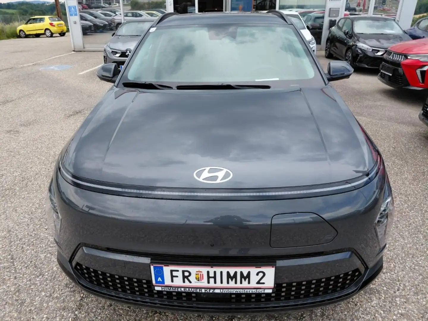 Hyundai KONA EV (SX2) Comfort Line 64,8 kWh k7ec2-P22/26 Grau - 2