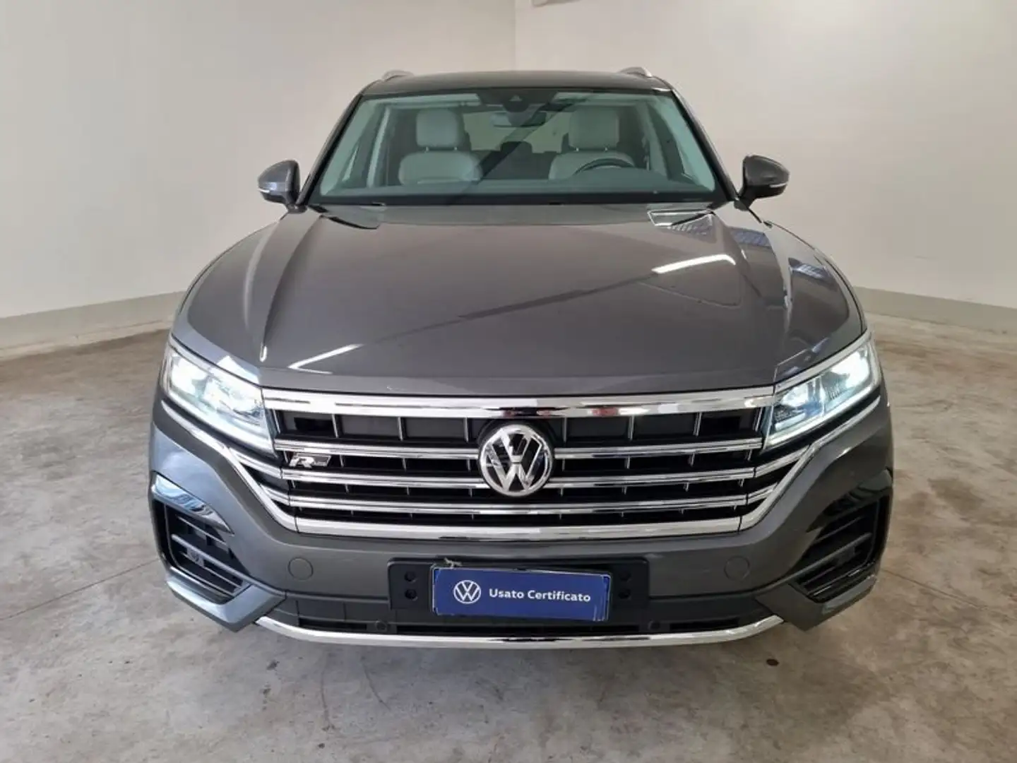 Volkswagen Touareg 3.0 TDI Advanced Gris - 2