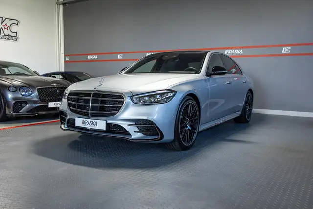 Mercedes-Benz 450 view 4