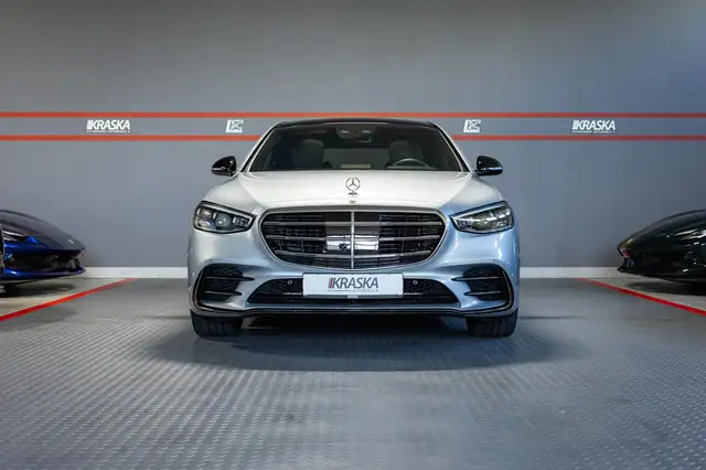 Mercedes-Benz 450 view 6