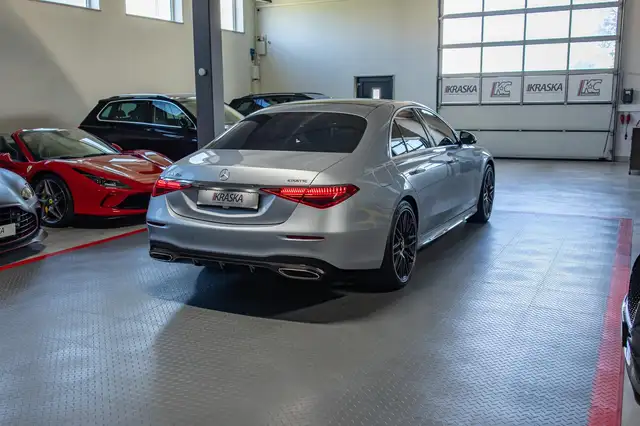 Mercedes-Benz 450 view 10