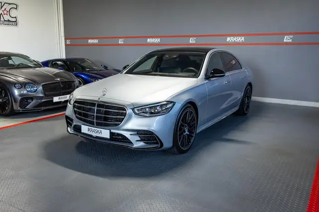 Mercedes-Benz 450 view 5