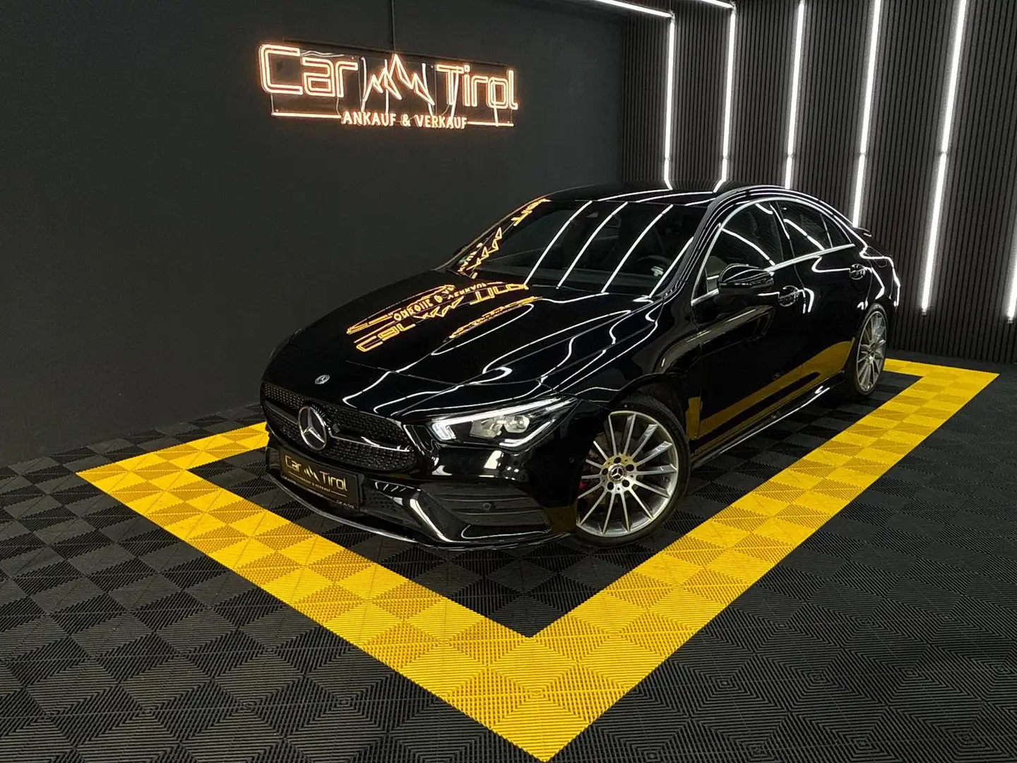 Mercedes-Benz CLA 200 CLA 200d | Ambientebeleuchtung | AMG-Line Schwarz - 2