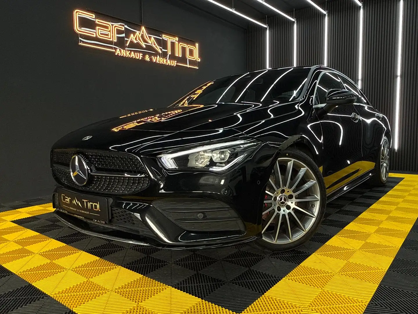 Mercedes-Benz CLA 200 CLA 200d | Ambientebeleuchtung | AMG-Line Schwarz - 1