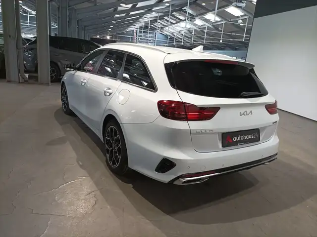 Kia Ceed view 4