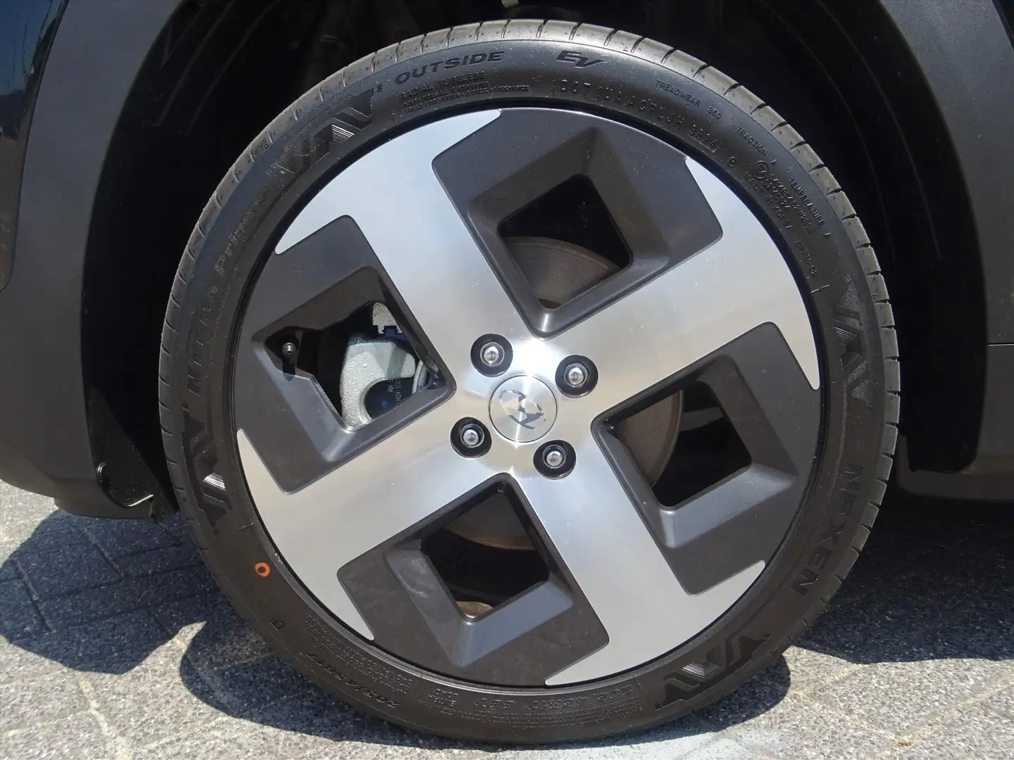 Hyundai Inster 49 kWh 115pk Evolve Zwart - 2