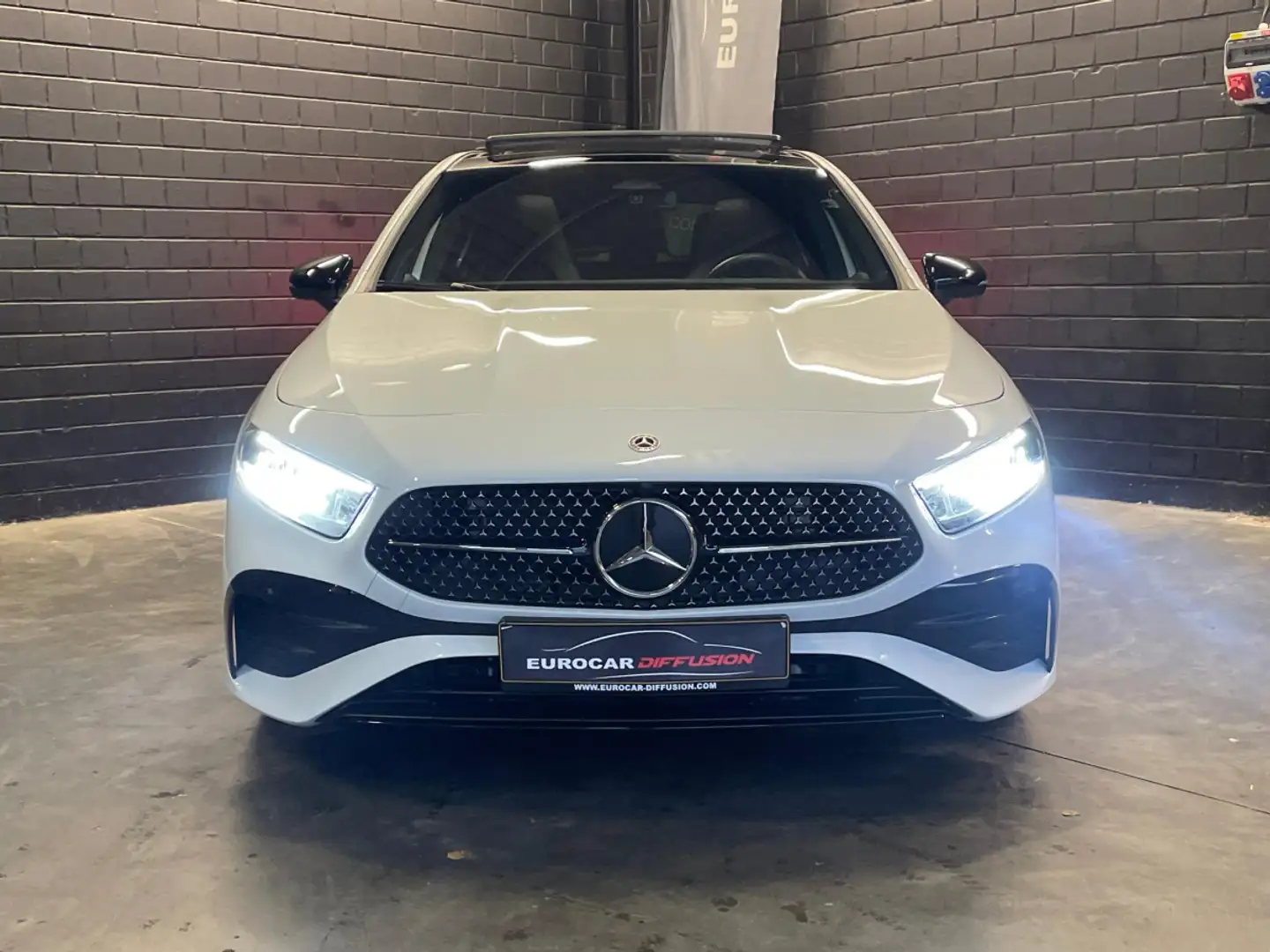 Mercedes-Benz A 200 AMG EDITION ** Toit ouvrant ** Caméra ** Blanc - 2