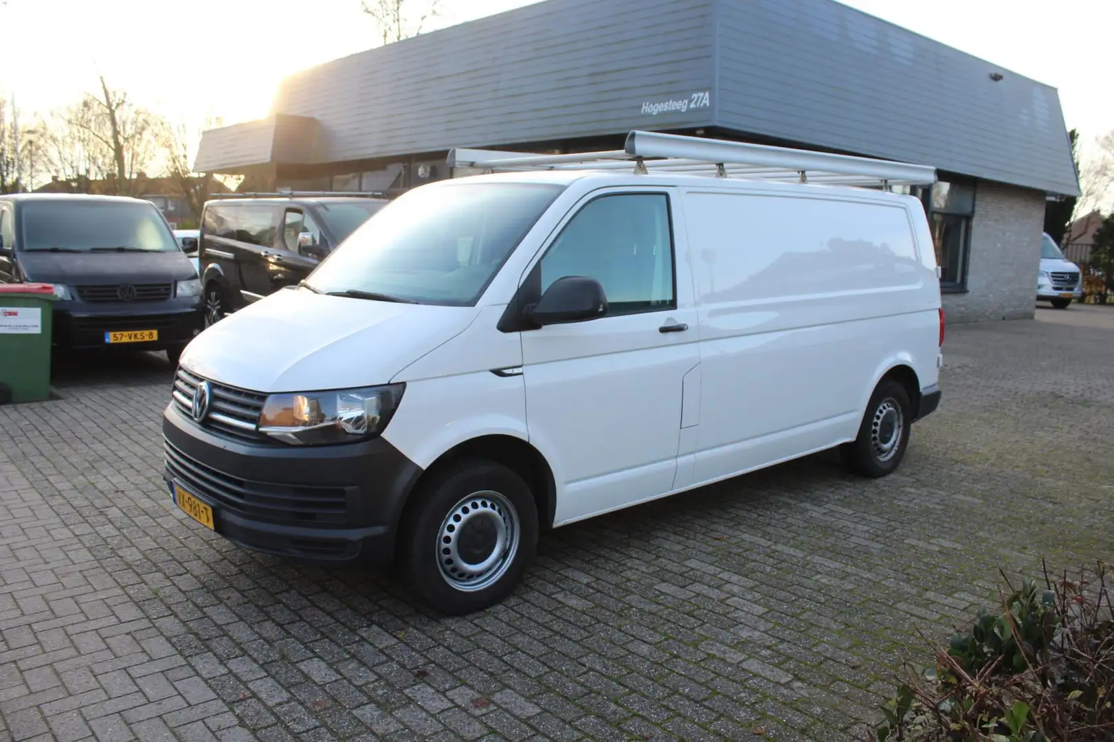 Volkswagen Transporter PERFECTE BUS EN ZEER GOED ONDERHOUDEN 2.0 TDI L2H1 Wit - 2