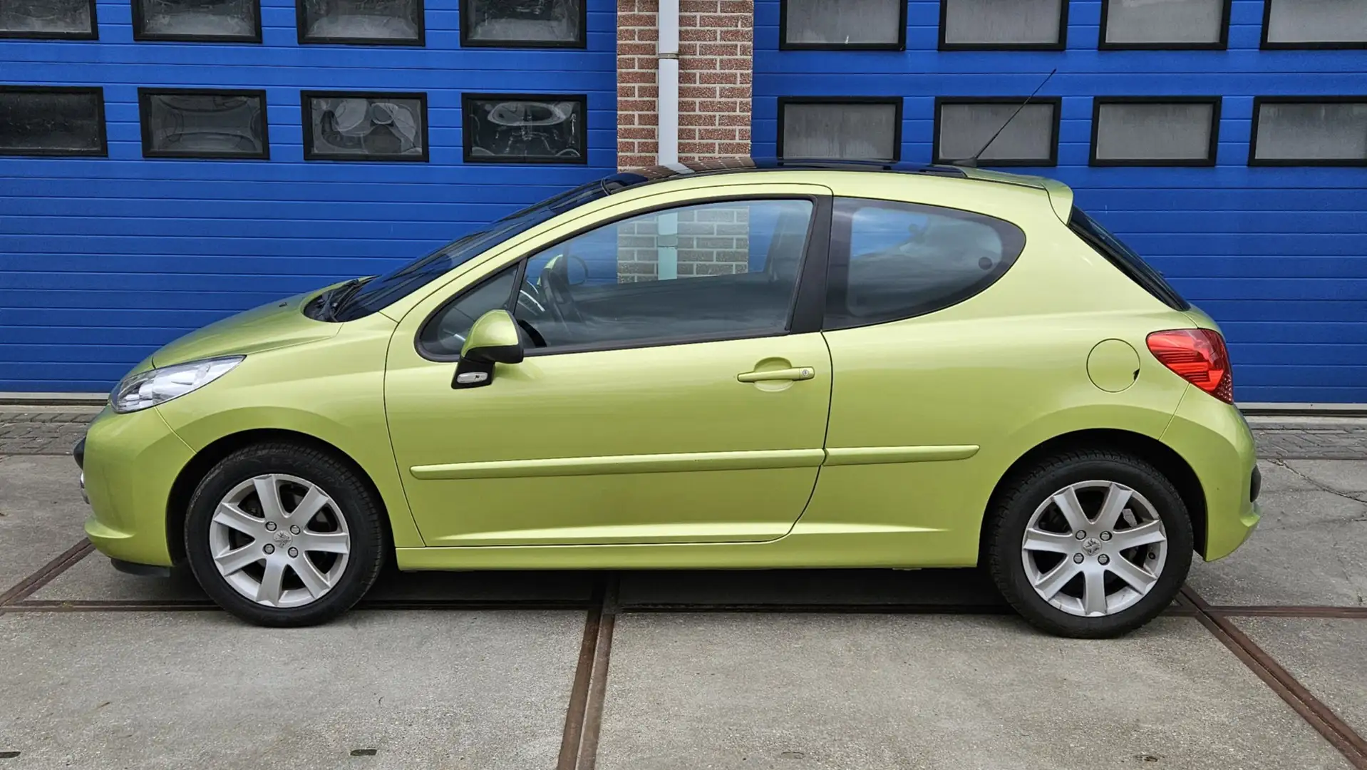 Peugeot 207 1.6 VTi XS Pack *airco* panoramadak Geel - 2