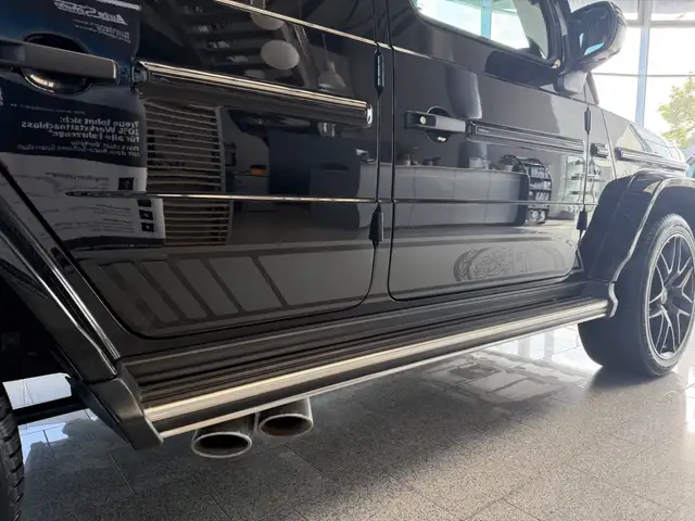 Mercedes-Benz G-Class view 4