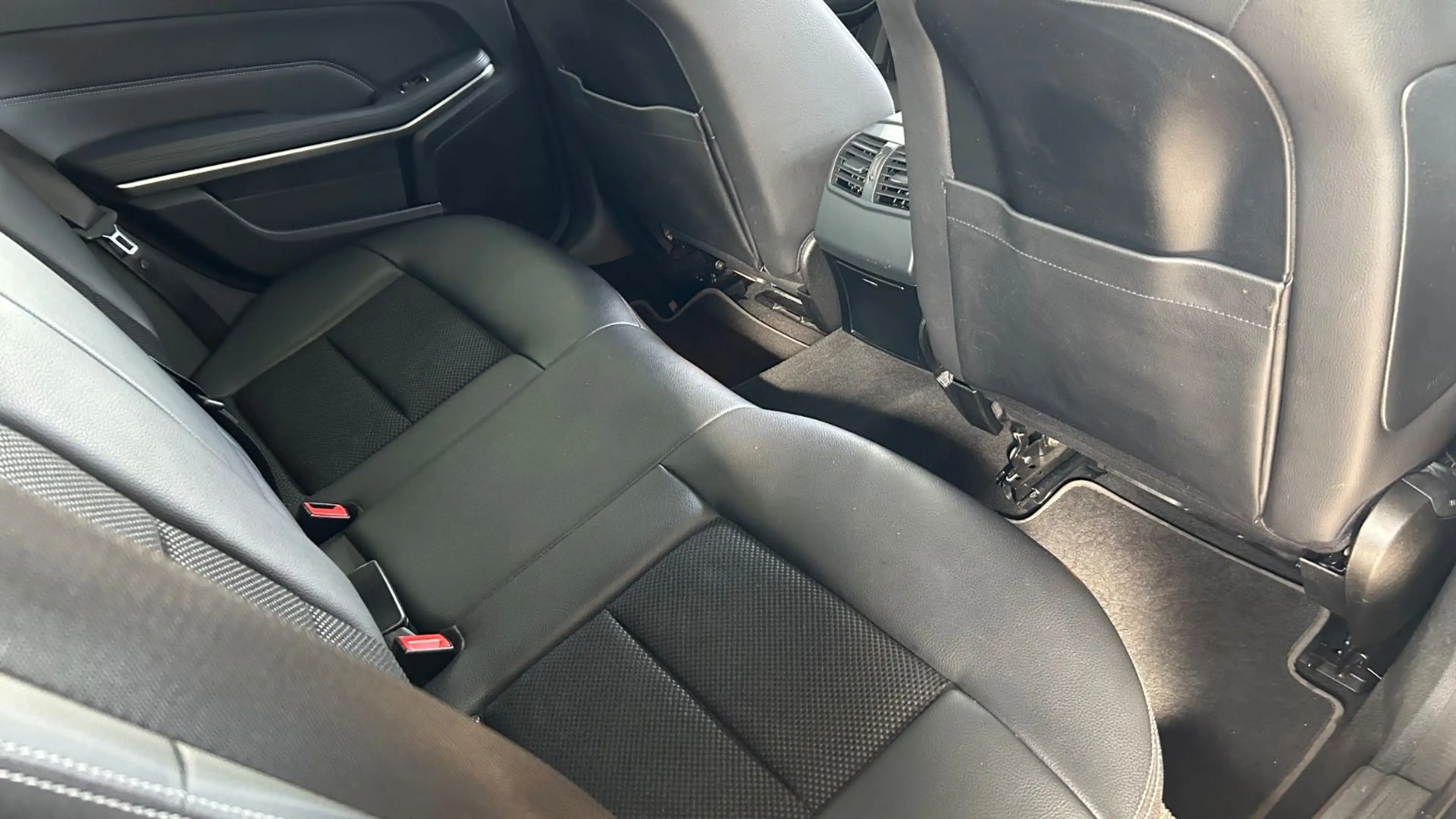 Mercedes-Benz E 200 E T-Modell BlueTec — photo 8