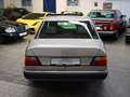 Mercedes-Benz E 230 W124 aus 2. Hand mit H-Kennzeichen Silber - thumbnail 12