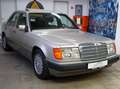 Mercedes-Benz E 230 W124 aus 2. Hand mit H-Kennzeichen Silber - thumbnail 2