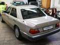Mercedes-Benz E 230 W124 aus 2. Hand mit H-Kennzeichen Silber - thumbnail 10