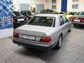Mercedes-Benz E 230 W124 aus 2. Hand mit H-Kennzeichen Silber - thumbnail 16