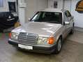 Mercedes-Benz E 230 W124 aus 2. Hand mit H-Kennzeichen Silber - thumbnail 9