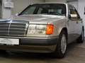 Mercedes-Benz E 230 W124 aus 2. Hand mit H-Kennzeichen Silber - thumbnail 7