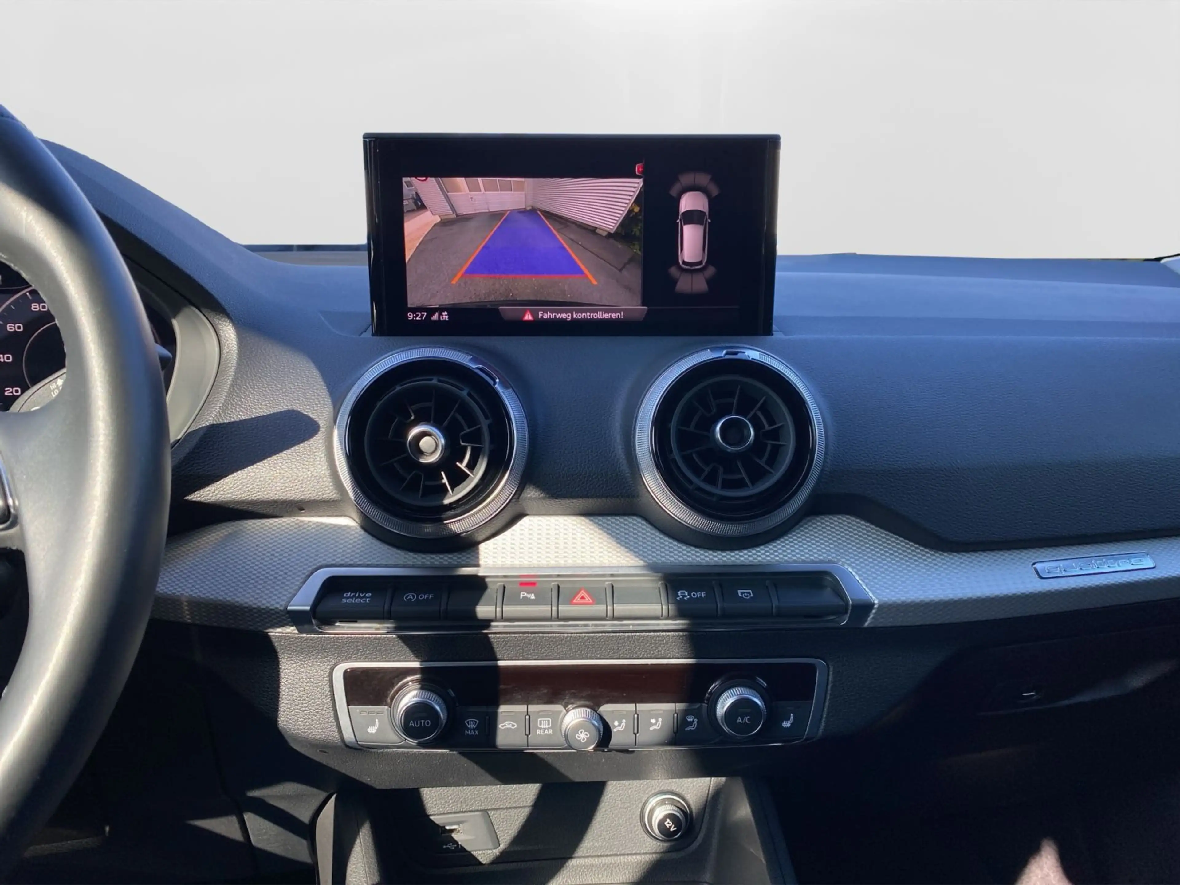 Audi Q2 35 TDI qu. S-Tronic advanced — photo 12