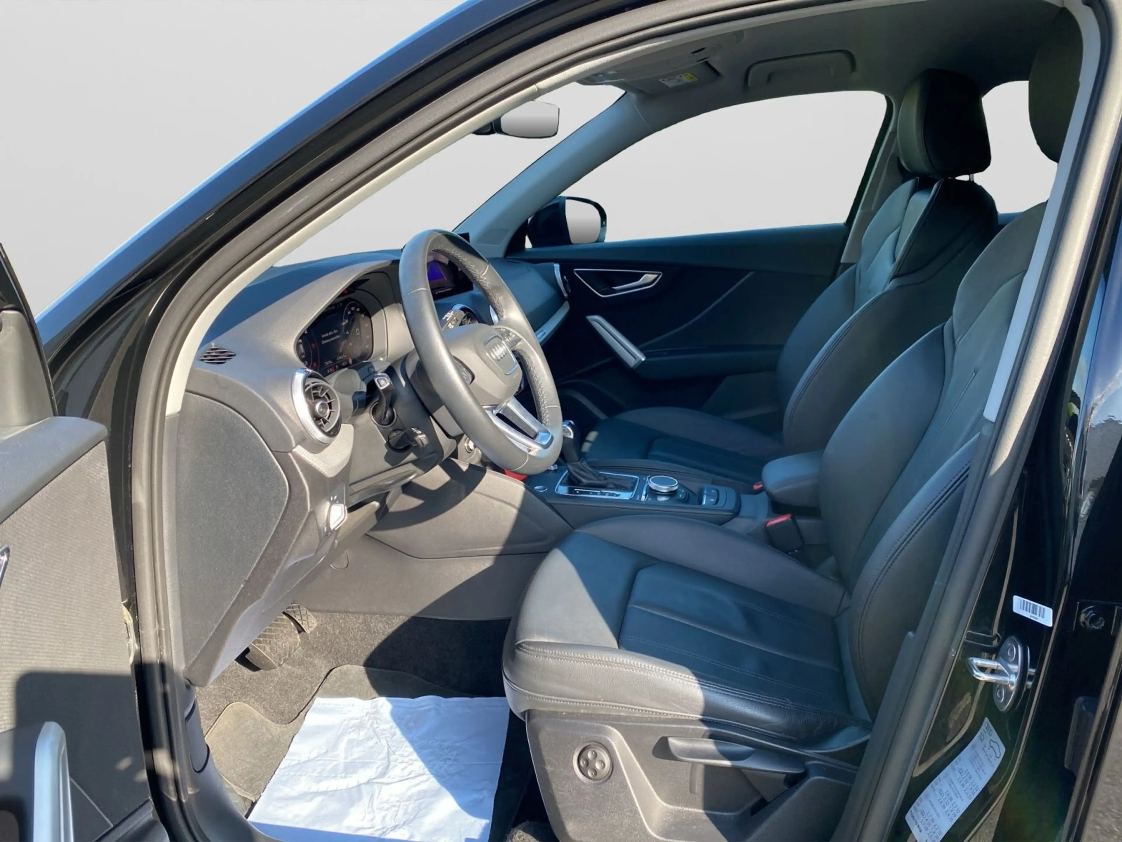 Audi Q2 35 TDI qu. S-Tronic advanced — photo 10