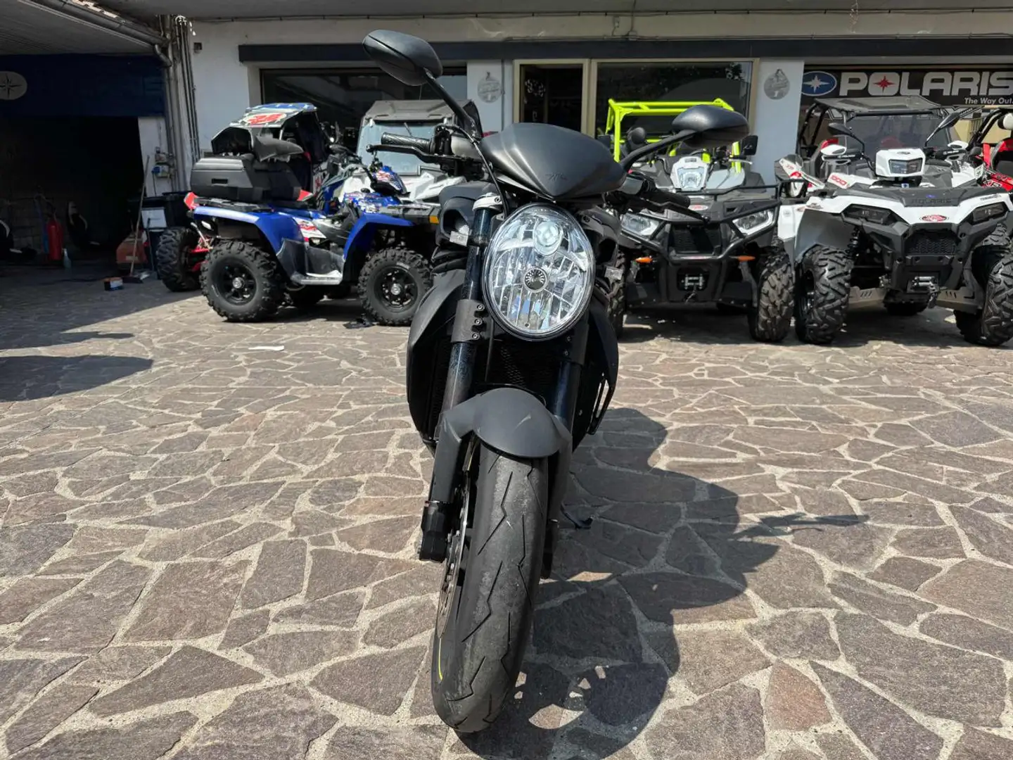 MV Agusta Brutale 1000 black Nero - 1