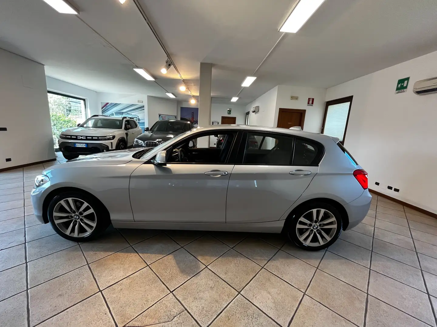 BMW 116 116d Sport 5p Argento - 2