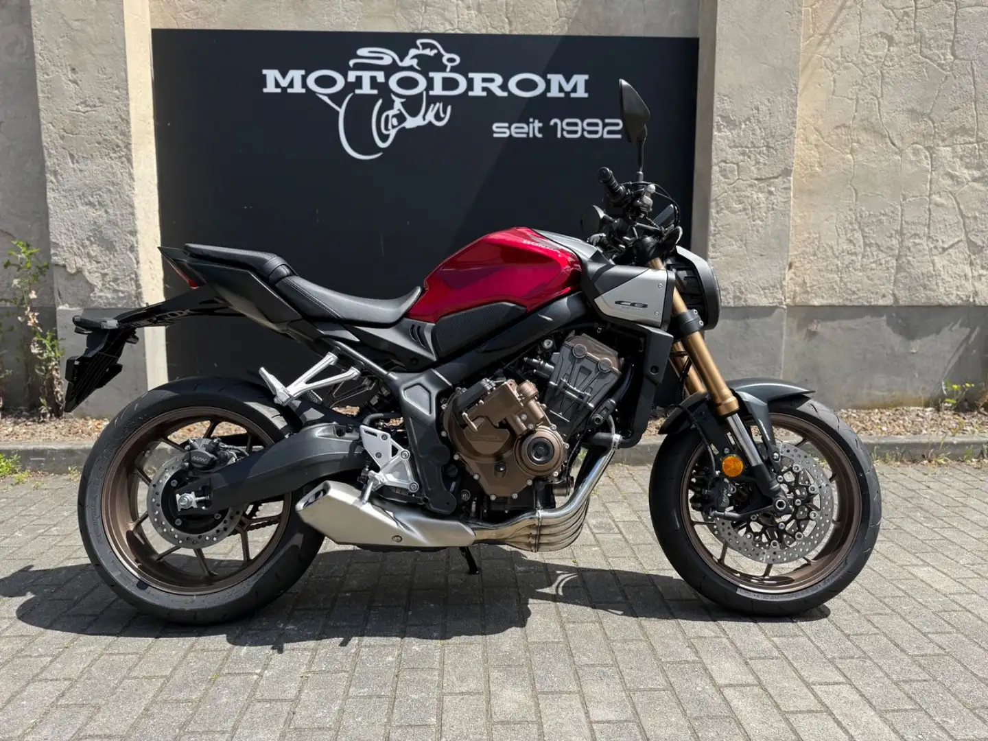 Honda CB 650 e-cluch Rouge - 1