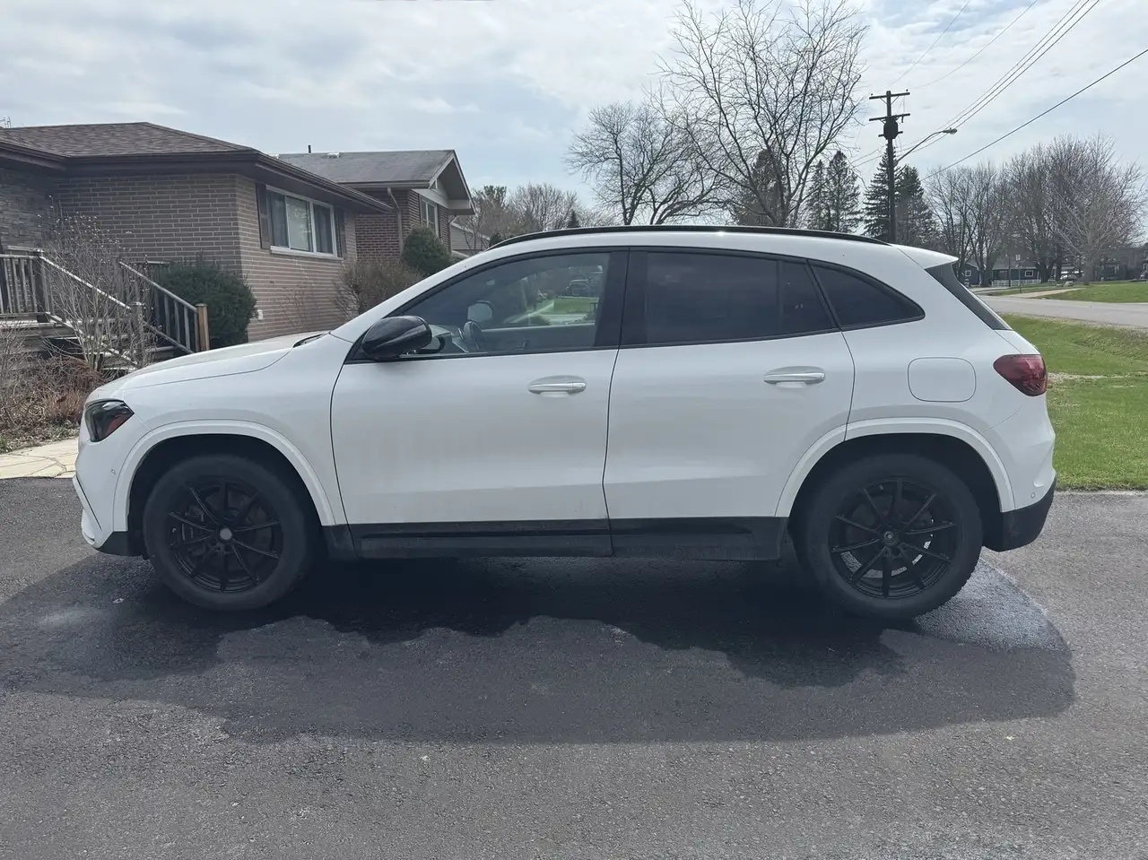 Mercedes-Benz GLA снимка Mercedes-Benz GLA